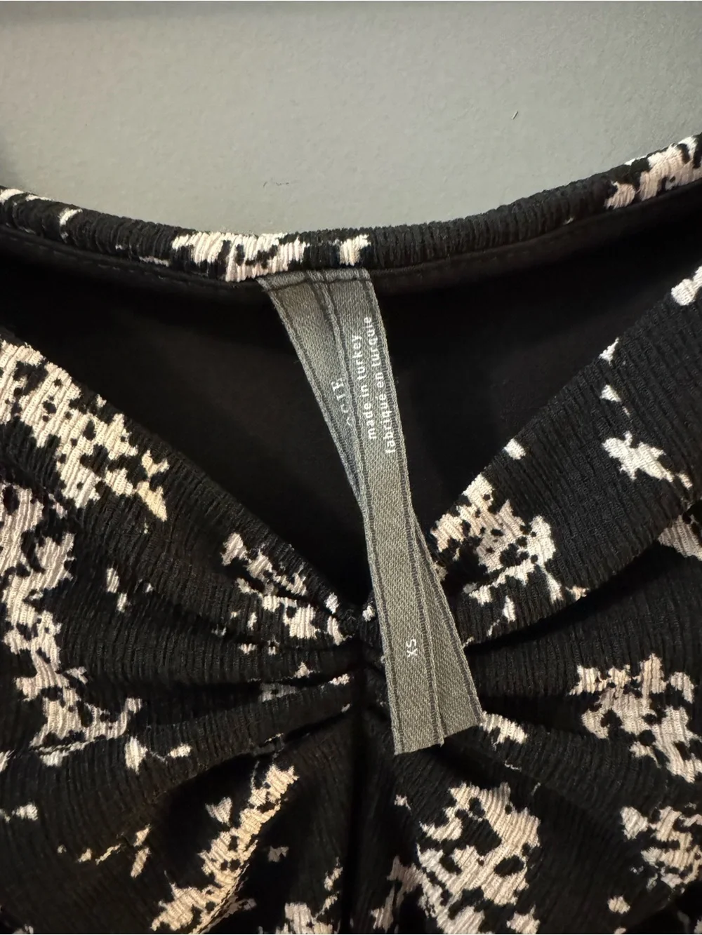 Anthropologie Black & White Floral Sweet Heart Neck Puff Sleeve Blouse